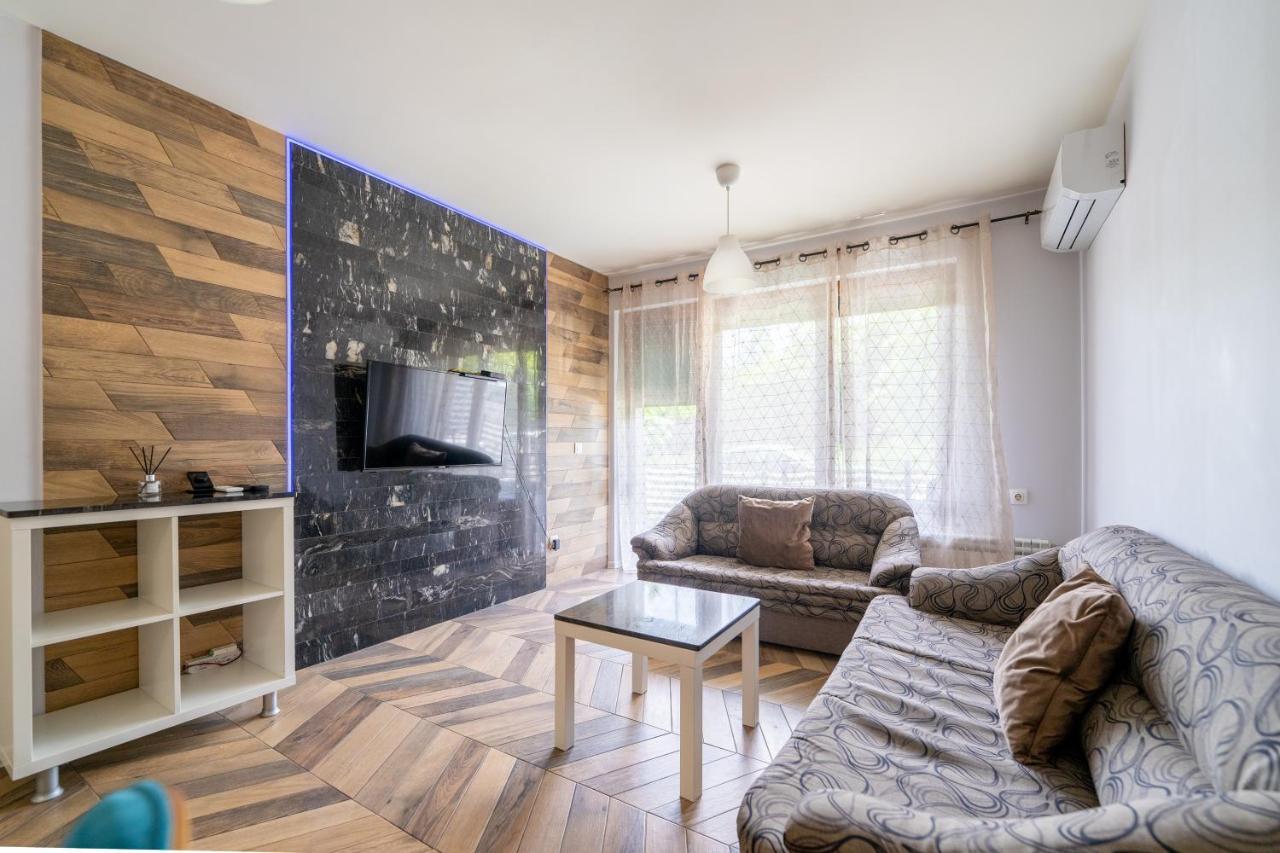 Sunny Apartment in Studentski grad, behind UNSS Sofia Exterior foto